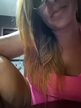 Snapshot of AliceRuivinha2 chatting on 03/06/25, 11:31 AliceRuivinha2 online show from 03/06/25, 11:31