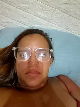 Snapshot of AliceRuivinha2 chatting on 03/09/25, 12:53 AliceRuivinha2 online show from 03/09/25, 12:53