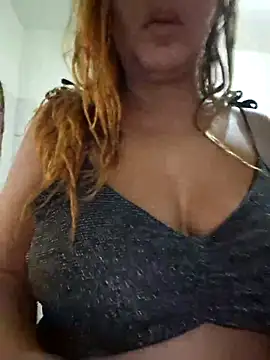 Snapshot of AliceRuivinha2 chatting on 03/18/25, 10:46 AliceRuivinha2 online show from 03/18/25, 10:46
