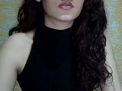 Snapshot of Horny_honey69 chatting on 09/09/25, 01:43 Horny honey69 online show from 09/09/25, 01:43