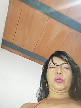 Snapshot of Alexarica46 chatting on 10/23/25, 01:32 Alexarica46 online show from 10/23/25, 01:32