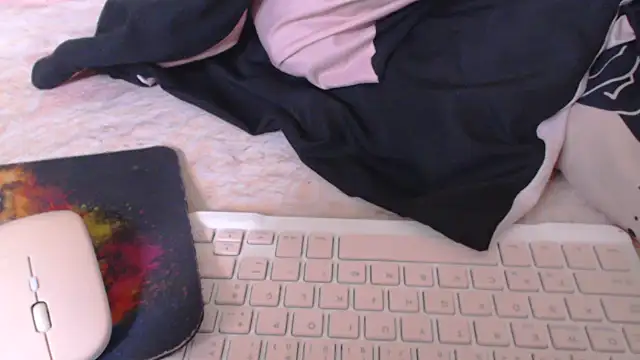 Snapshot of loirascorpio chatting on 11/19/25, 01:22 loirascorpio online show from 11/19/25, 01:22