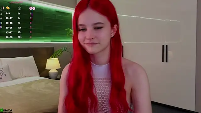 Rina Red online show from 11/08/25, 01:39