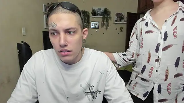 Snapshot of Blondandtattoofaced chatting on 02/11/25, 02:35 Blondandtattoofaced online show from 02/11/25, 02:35