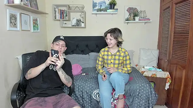 Snapshot of Blondandtattoofaced chatting on 02/27/25, 04:20 Blondandtattoofaced online show from 02/27/25, 04:20