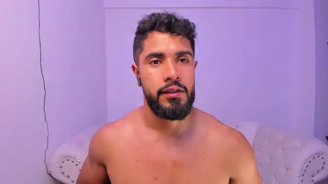 Snapshot of Santiago_huntt chatting on 12/17/24, 12:45 Santiago huntt online show from 12/17/24, 12:45