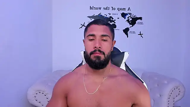 Snapshot of Santiago_huntt chatting on 09/19/25, 08:42 Santiago huntt online show from 09/19/25, 08:42