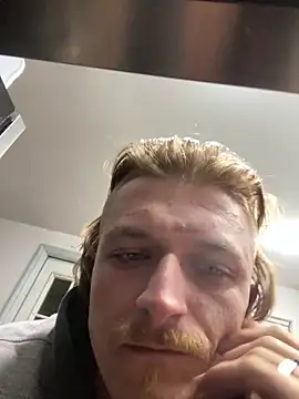 Snapshot of SparingTeller chatting on 11/08/25, 07:52 SparingTeller online show from 11/08/25, 07:52