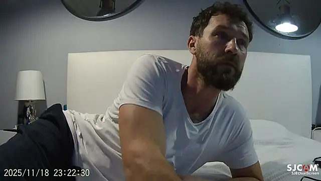 Snapshot of realdilf chatting on 11/18/25, 09:19 realdilf online show from 11/18/25, 09:19