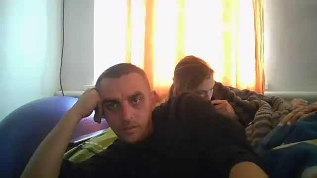 Snapshot of ParaFox chatting on 10/14/25, 01:01 ParaFox online show from 10/14/25, 01:01