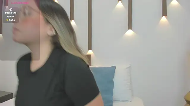 antonella cutie  online show from 02/04/25, 12:00