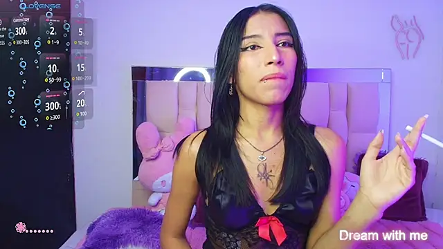 Snapshot of Silver_Rosex chatting on 10/15/25, 05:40 Silver Rosex online show from 10/15/25, 05:40