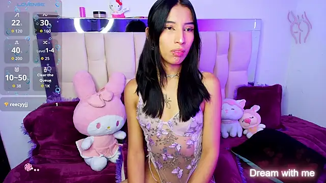 Snapshot of Silver_Rosex chatting on 11/07/25, 05:07 Silver Rosex online show from 11/07/25, 05:07