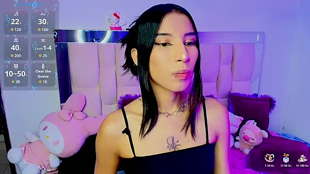 Snapshot of Silver_Rosex chatting on 11/17/25, 02:06 Silver Rosex online show from 11/17/25, 02:06