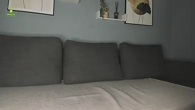 Stephany Richardz online show from 10/18/25, 05:21