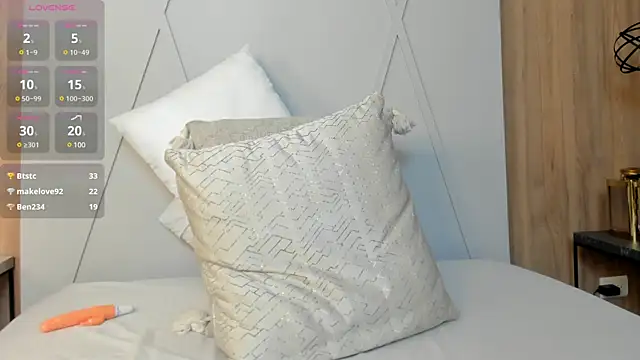 Snapshot of Blue_Angell chatting on 01/11/25, 07:49 Blue Angell online show from 01/11/25, 07:49