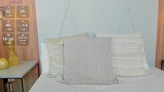 Snapshot of Blue_Angell chatting on 01/16/25, 10:12 Blue Angell online show from 01/16/25, 10:12