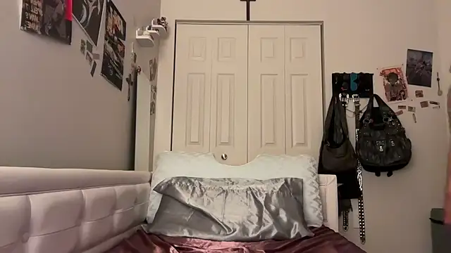 Snapshot of donna_creamteam chatting on 03/14/25, 11:11 donna creamteam online show from 03/14/25, 11:11