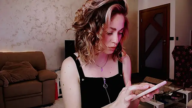 Snapshot of Eroticgiftxxx chatting on 02/24/25, 01:42 Eroticgiftxxx online show from 02/24/25, 01:42