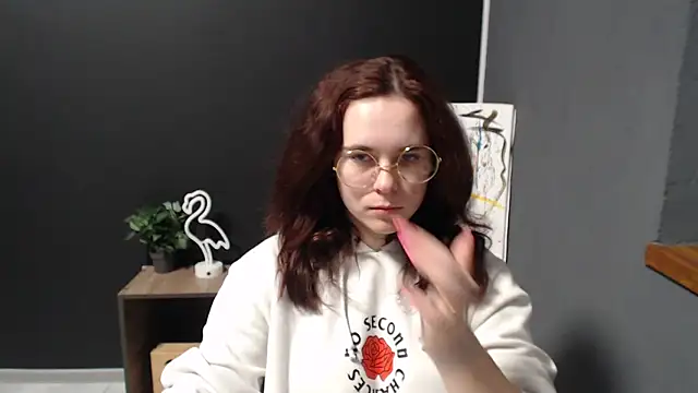 Snapshot of mini_girly chatting on 02/04/25, 01:16 mini girly online show from 02/04/25, 01:16