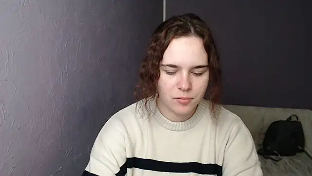 Snapshot of mini_girly chatting on 02/26/25, 10:47 mini girly online show from 02/26/25, 10:47