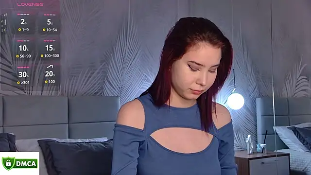 Emma plux online show from 10/13/25, 08:14