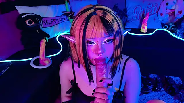 LaytonBox online show from 09/23/25, 01:47