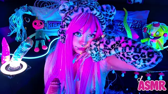 LaytonBox online show from 10/11/25, 01:53