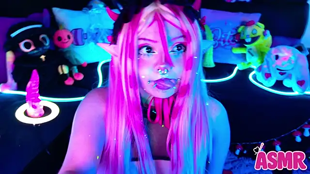 LaytonBox online show from 10/24/25, 02:24