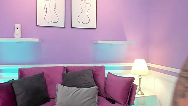 Emma Walkerr  online show from 02/03/25, 10:11