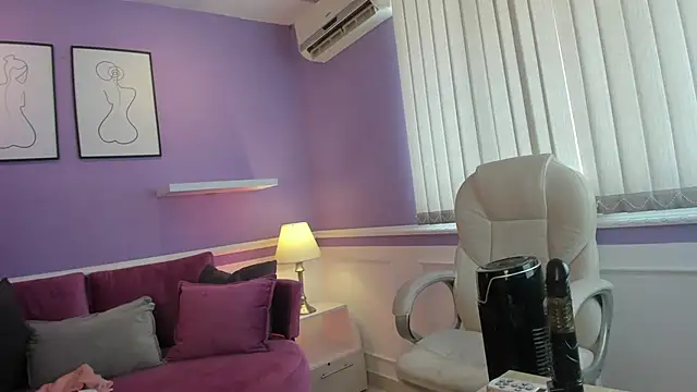 Emma Walkerr  online show from 02/08/25, 07:05