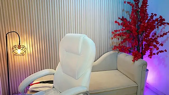 Emma Walkerr  online show from 10/03/25, 07:00