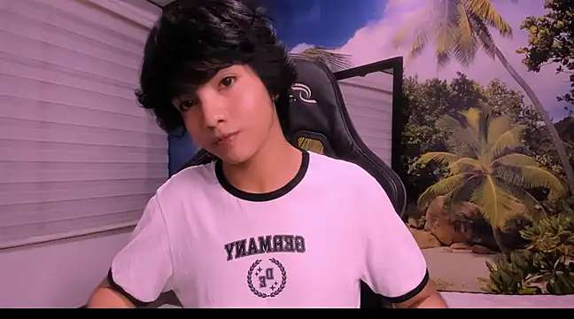 AllanYong18 online show from 01/24/25, 03:54