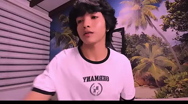 AllanYong18 online show from 02/01/25, 08:08