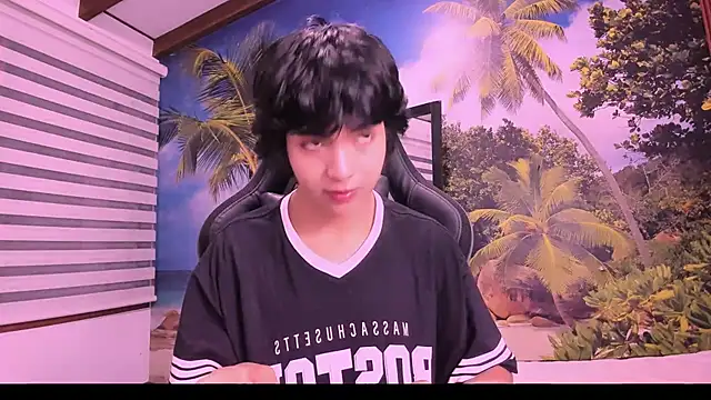 AllanYong18 online show from 02/11/25, 02:46