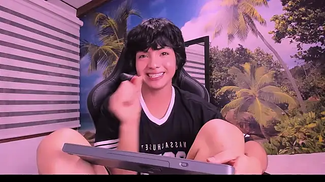 AllanYong18 online show from 02/11/25, 05:47