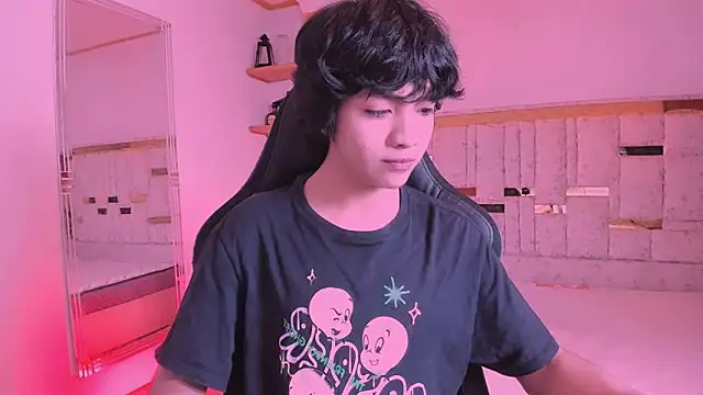 AllanYong18 online show from 03/15/25, 04:13