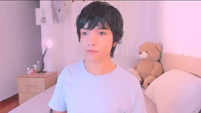 AllanYong18 online show from 09/30/25, 10:09