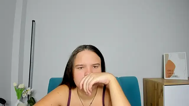 Snapshot of AdeleCruz chatting on 10/15/25, 07:41 AdeleCruz online show from 10/15/25, 07:41