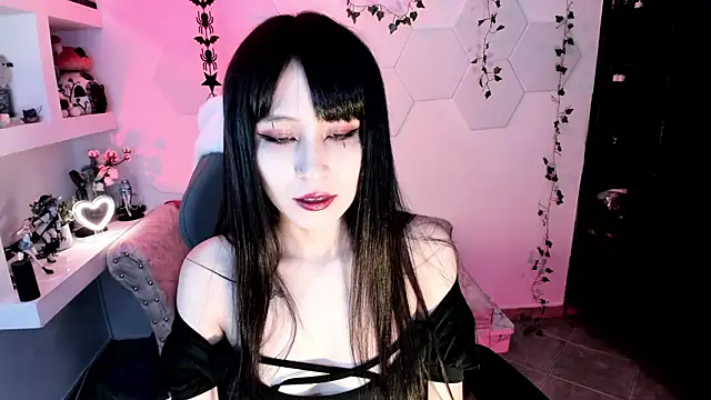 Snapshot of Effy_Devalk chatting on 02/24/25, 02:04 Effy Devalk online show from 02/24/25, 02:04