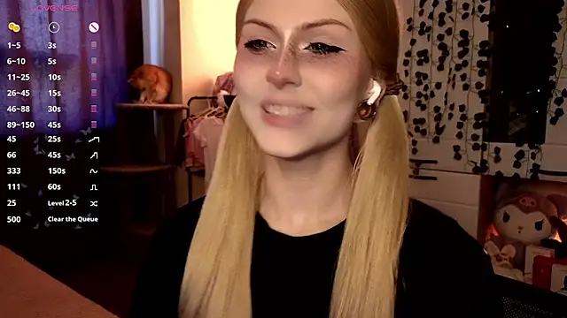 Emily  Mooree online show from 10/07/25, 07:16