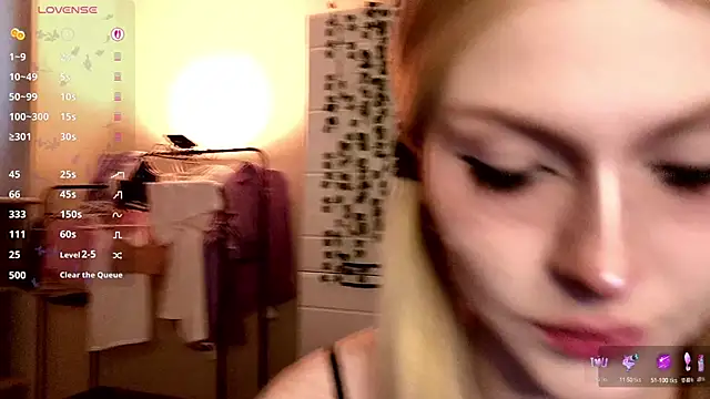 Emily  Mooree online show from 10/10/25, 08:13