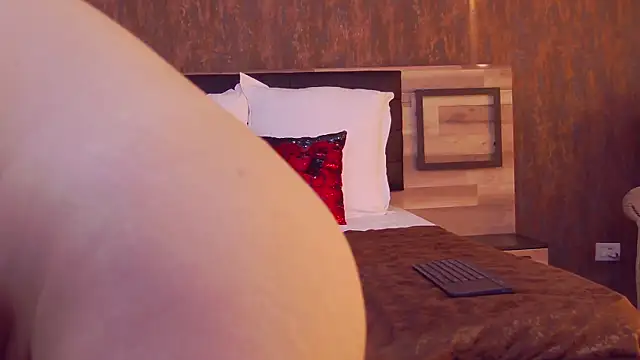 Snapshot of NataliaCristal chatting on 02/23/25, 07:33 NataliaCristal online show from 02/23/25, 07:33