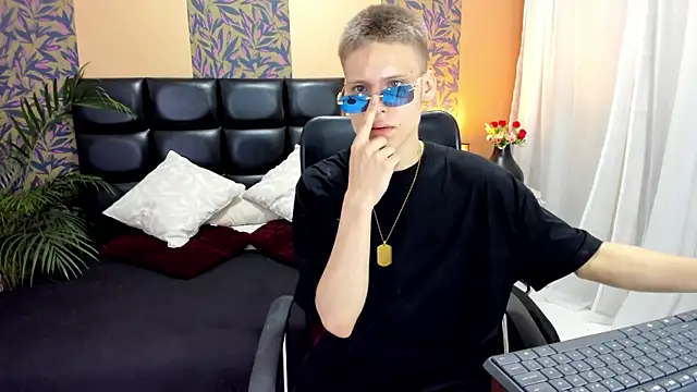 blondie lover69 online show from 02/15/25, 07:28
