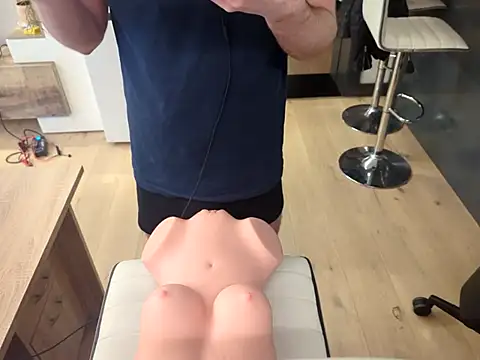 MacPlesure online show from 01/20/25, 02:03