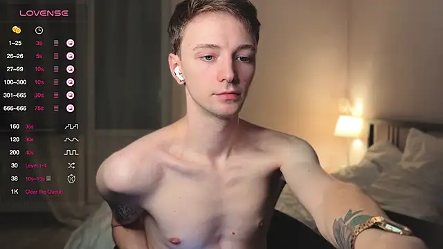 Snapshot of Calvin_Polanski chatting on 11/07/25, 04:07 Calvin Polanski online show from 11/07/25, 04:07