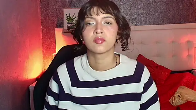 Snapshot of gabriela_cortez chatting on 03/01/25, 11:15 gabriela cortez online show from 03/01/25, 11:15