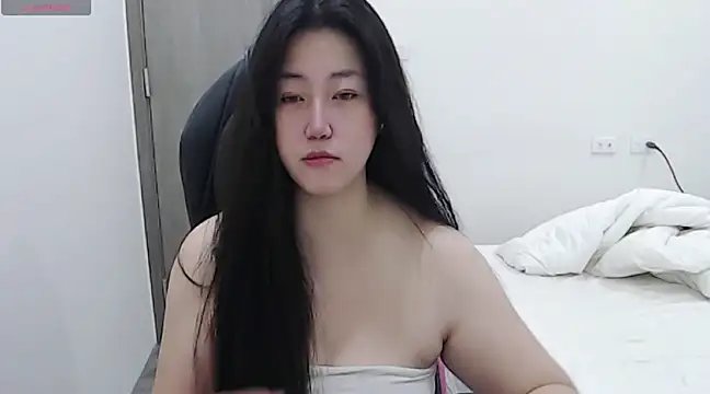 Snapshot of minnie9009 chatting on 02/13/25, 03:14 minnie9009 online show from 02/13/25, 03:14