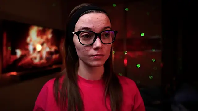 Snapshot of ileanacampbe chatting on 11/13/25, 04:44 ileanacampbe online show from 11/13/25, 04:44