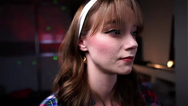 Snapshot of ileanacampbe chatting on 11/18/25, 05:45 ileanacampbe online show from 11/18/25, 05:45